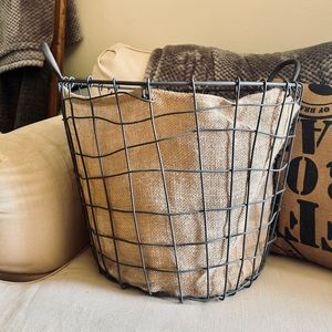 Wire and burlap basket